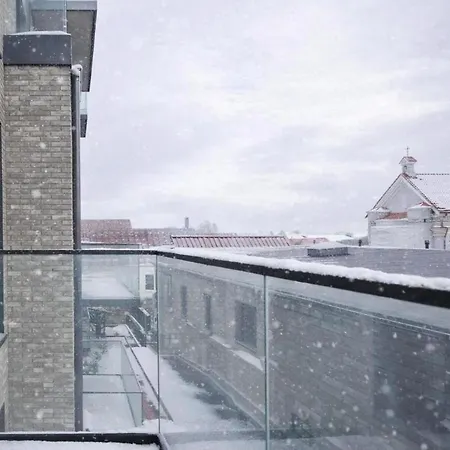 New W- Balcony I View I Cohost *