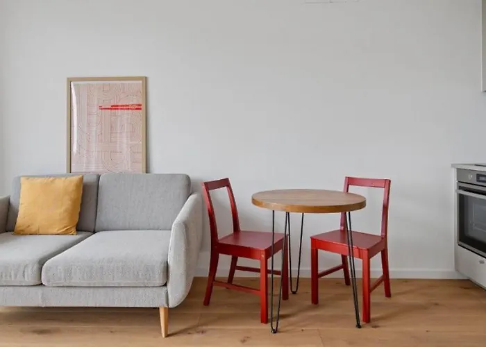 New W- Balcony I View I Cohost *